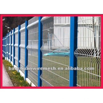 wire mesh fence